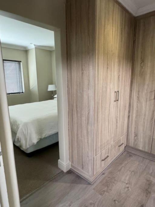 Luxury Townhouse In Stellenbosch Central Kültér fotó